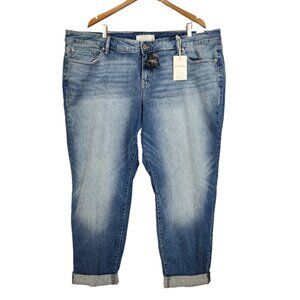 NWT Torrid Boyfriend Denim Jeans Womens 24 Blue Stretch Cuffed Ankle Distressed